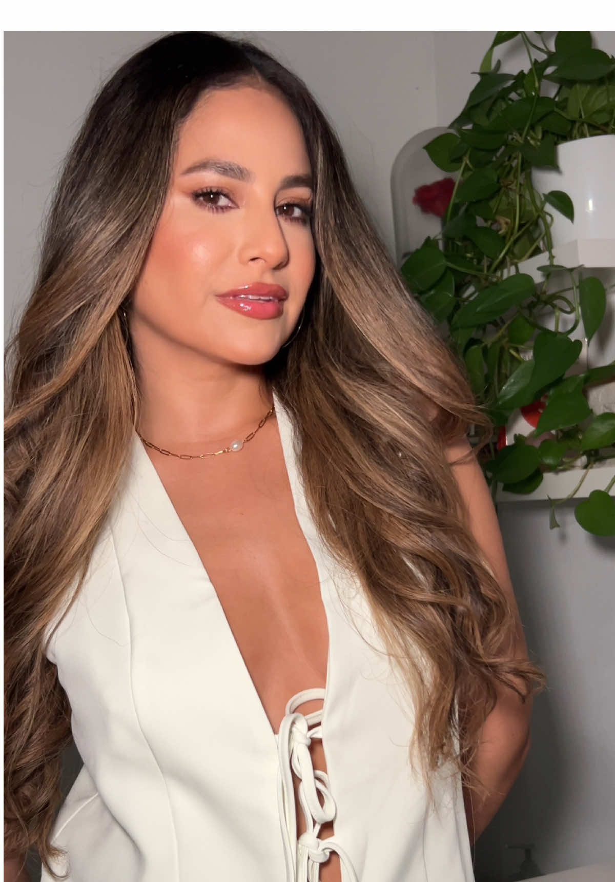 Si estás viendo esto es porque simplemente me encantó este outfit. Un buen look y una buena dosis de salsa para levantar el ánimo 🌹❤️ Feliz día!  #ootdinspo #fyppppppppppppppppppppppp 