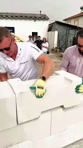 SYSTEM 3E is making waves in Portugal! 🇵🇹 3E show home is buzzing with visitors—every week, sometimes even daily! People want to see for themselves how our system works.  Real change in construction doesn’t start with big corporations. It starts with small, hardworking builders. 🏡 They’re the first to try new solutions because they deal with labor shortages and on-site challenges every day.  Knowing when to adapt is the real game-changer. Are you ready for this? #SYSTEM3E #InnovationInConstruction #SustainableBuilding #ConstructionRevolution #ModularBuilding #FastConstruction #NewWayToBuild #Mortarless #MortarlessBricks 