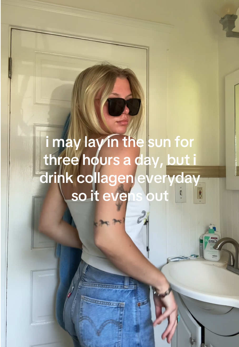 this is kind of a joke bc i’m actually burnt rn. i swear it’ll turn into tan eventually #fyp #foryoupage #OOTD #fitcheck #healthygirls #outfitinspo 