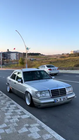 🪚 #mercedes #benz #benzmafia♥️ #mercedesbenz #e200 #w124 #w124amg 