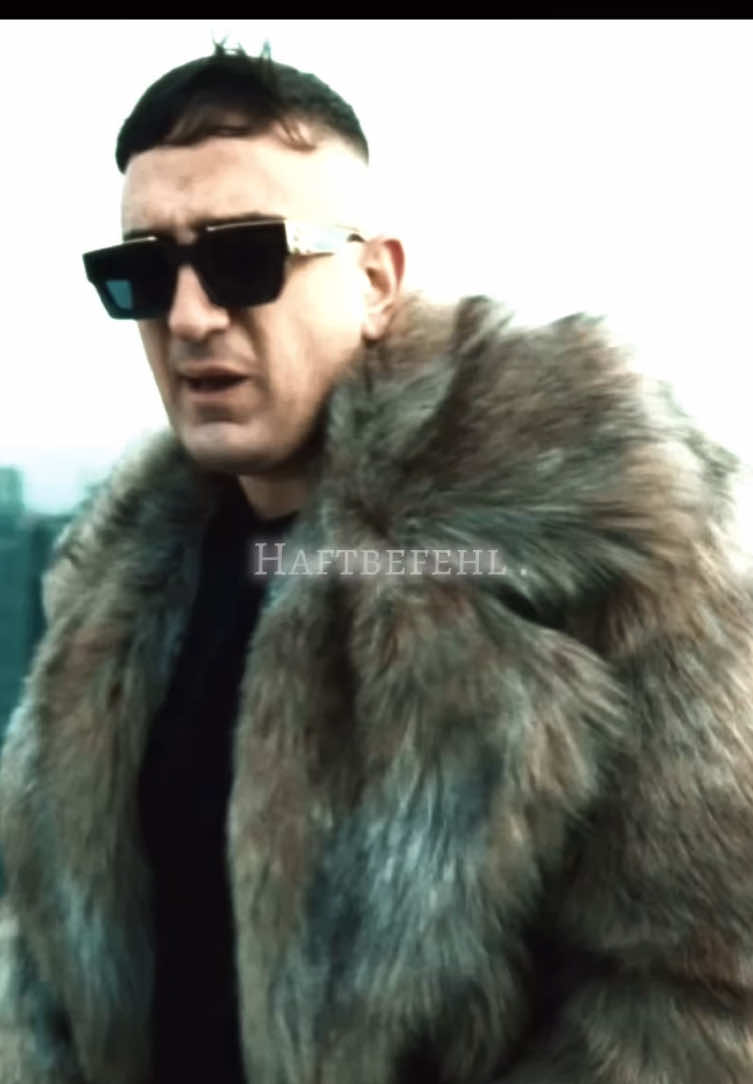 @HAFTBEFEHL Wie die Tränen meiner Mutter - Edit #haftbefeh #Azzlack #viral #raptok #rapper #explore #foryou #edit #tränenmeinermutter 