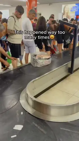 Never check your luggage 😩