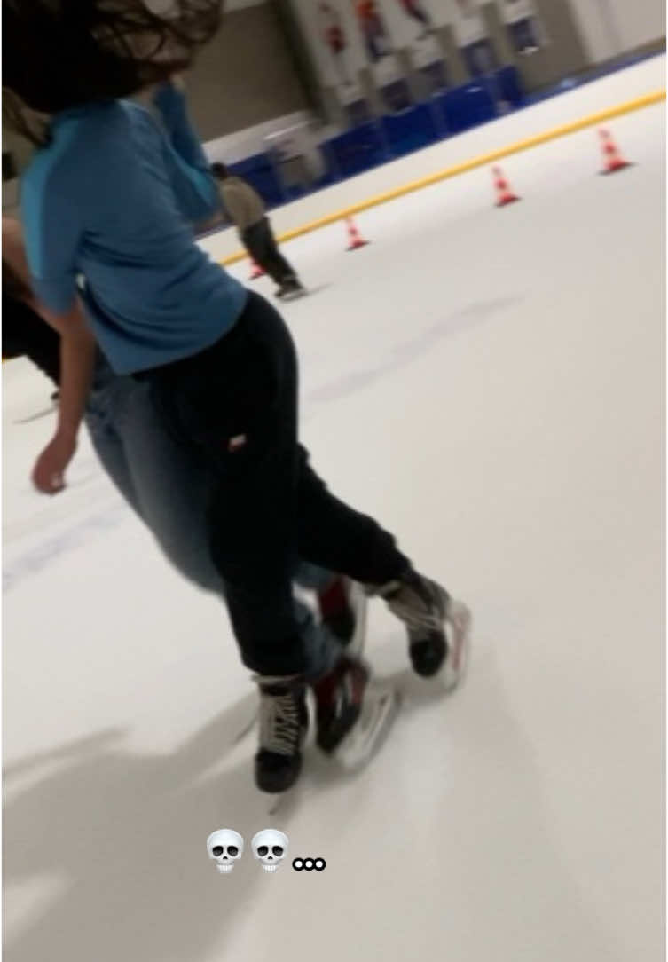 #CapCut #patinoire #eishockey #eisenbahn #IceSkating #figureskating 