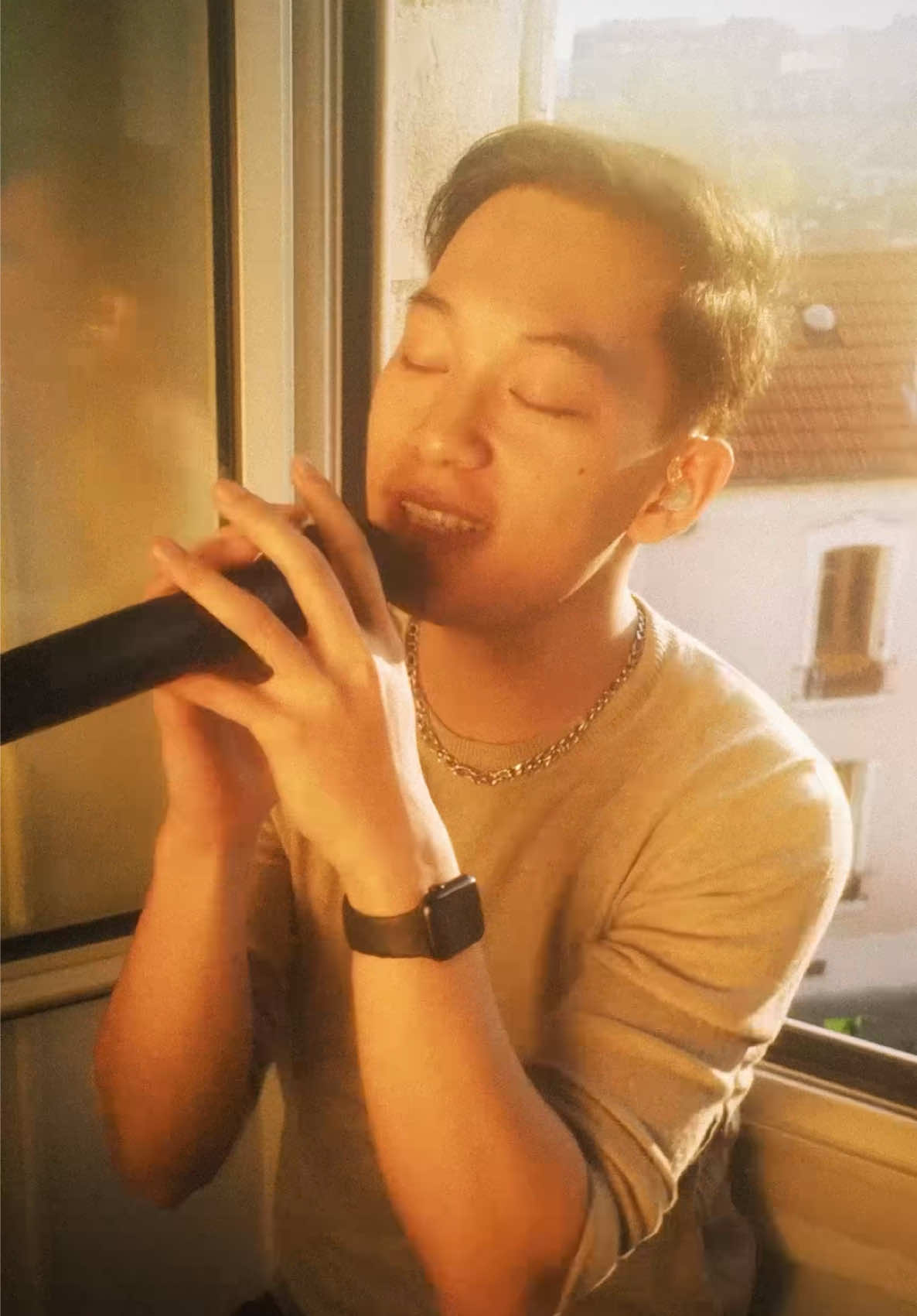 « Ils ont partagé le monde »  Plus rien ne m'étonne - accoustic cover   @@Tiken Jah Fakoly ##foryou##fyp##elicelie##singer##voice##singer##sun##asian##asia##asianboy##foryoupage❤️❤️##musica##musique##tikenjahfakoly##monde##wolof##africa##accoustic##cotedivoire🇨🇮