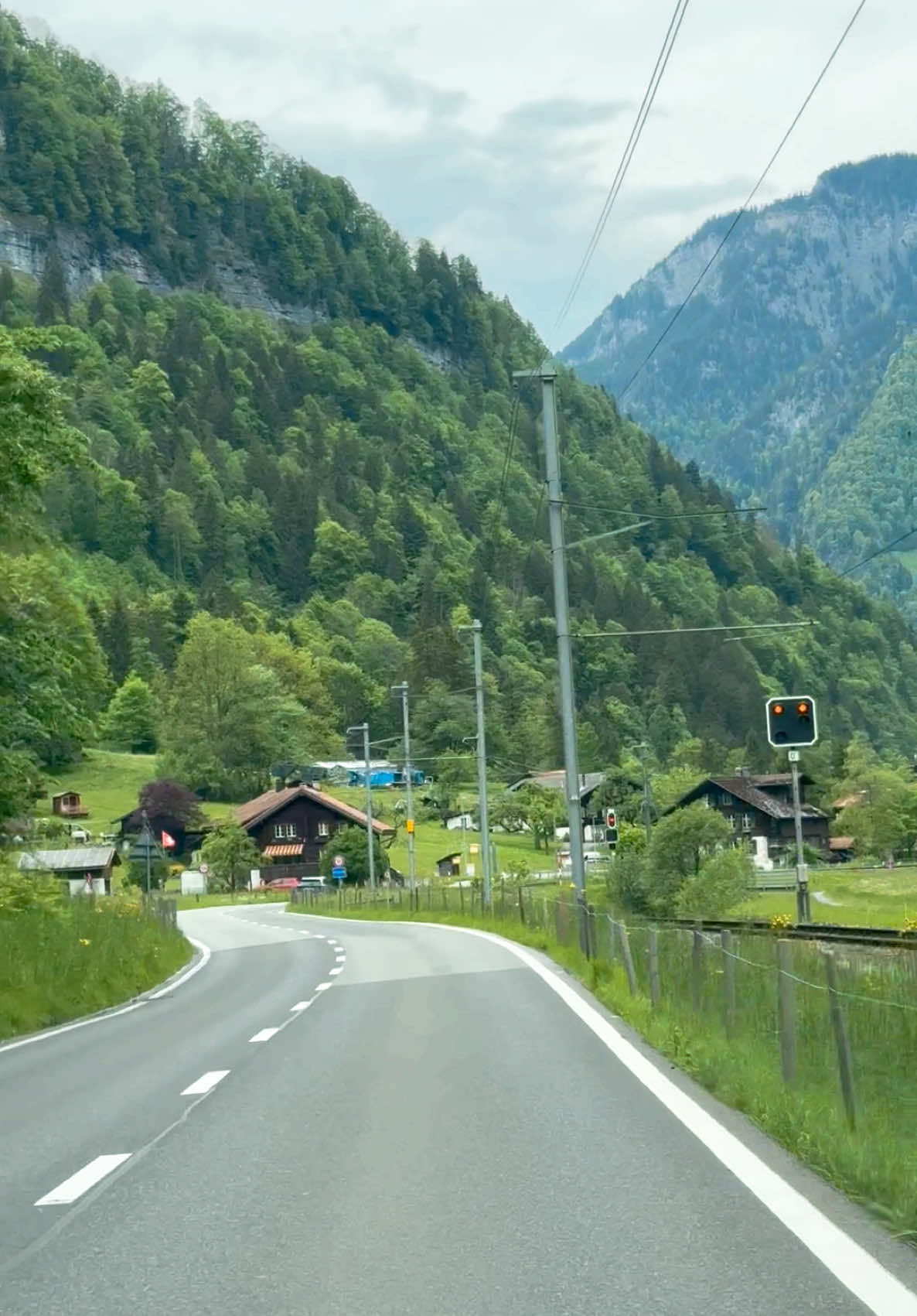 #switzerland #switzerlandviews #switzerlandtravel #paysage #roads #roadtrip #🤩 
