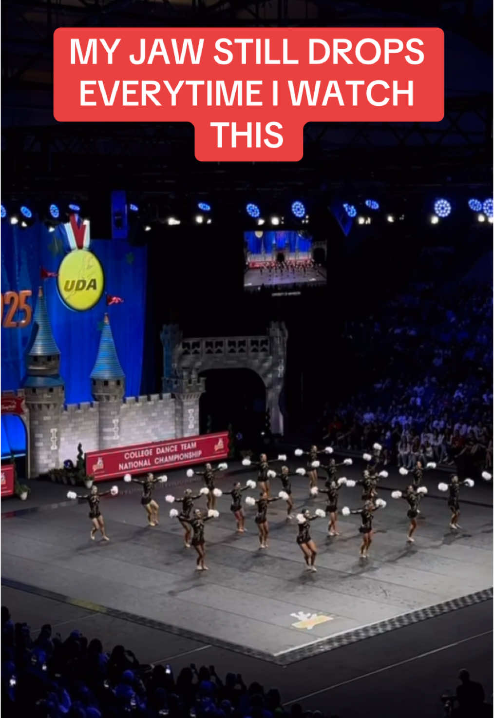 can’t wait to watch them at ICU! 🇺🇸 x 〽️ @uofmdanceteam #dance #dancer #dancing #udanationals #danceteam #danceteampom #pom #uda #uofminnesota #matthewgreco #avawagner #maesicaes 