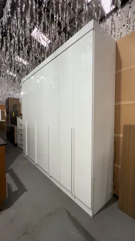 ✨Guarda Roupa 8 Portas 100% MDf Branco 2,75cm de largura✨ 10x 220,90 sem juros no cartão 💳 Ou com Desconto no Dinheiro 👇🏼 R$ 1.989,90 💵 Entregamos grátis* 🚚 *(Peça Única* - os produtos peças únicas podem conter pequenos detalhes)* ⚠️ *Todas as Entregas serão feitas no prazo mínimo de 48h 🚚 (* entrega grátis na região próxima as nossas lojas até 5km) Consulte seu CEP* ⚠️ 📍Av. Paranaguá, 1.107 - Ermelino Matarazzo  📍Av. Paranaguá, 1.110 - Ermelino Matarazzo  ☎️ 2549-9376(fixo) 📲 1195178-6024/1194843-0819 📲1195428-3042/1193418-7897 #saldaodeusadosenovos #outletsaldaodeusadosenovos #guardaroupa #destacar #videoviral 