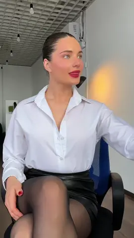 Paperwork #officevibes #officecrush #secretary #secretarygirl 