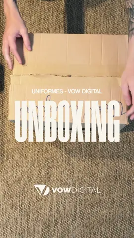 Agora com os uniformes o nosso time da VOW DIGITAL está mais que completo! 💜 Nossas novas camisetas chegaram, e é claro que não podia faltar a nossa identidade estampada nelas. O que é melhor que um time unido? Um time unido com estilo! 😎 #vowdigital #unboxing #equipe