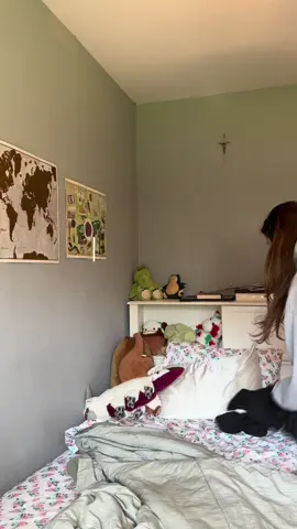 asmr? midweek room reset! mainly just my creaking floorboards hahah do you guys prefer trending audio or og sound? #roomreset #asmrreset #notrendingsound #originalaudiovlog #roomcleaning #reset #CapCut 