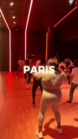 AFROFIT PARIS  Samedi 19 avril  À 15h à John Reed. - 50% danse et 50% fitness sur de la musique afro 💃🏾 - #afrofit #danseafro #afro #Fitness #paris 