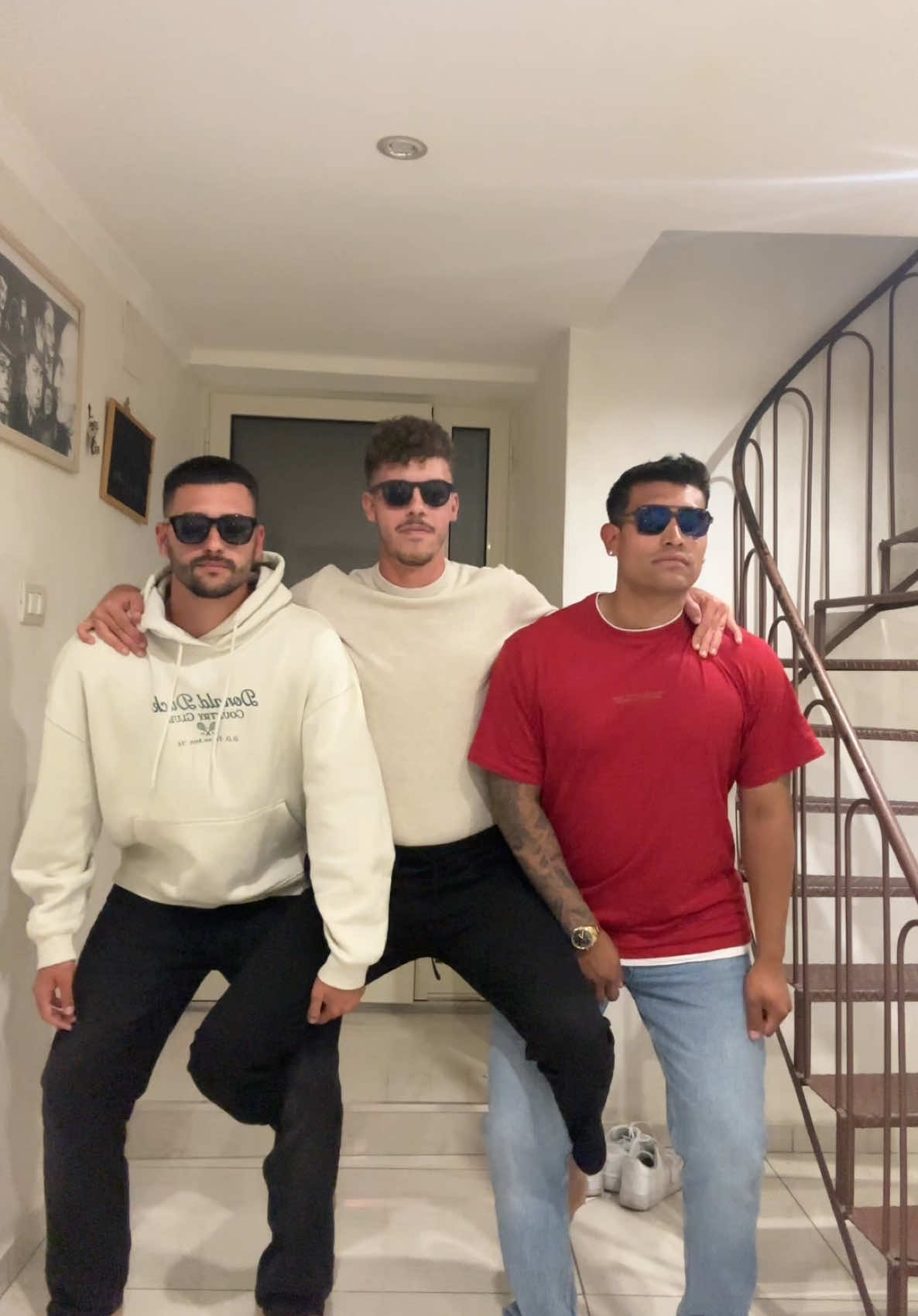 @Cesar Saavedra @Cristian Ayala  #trio #dancechallenge #friends #fyp #dance #funnymoments #viral 