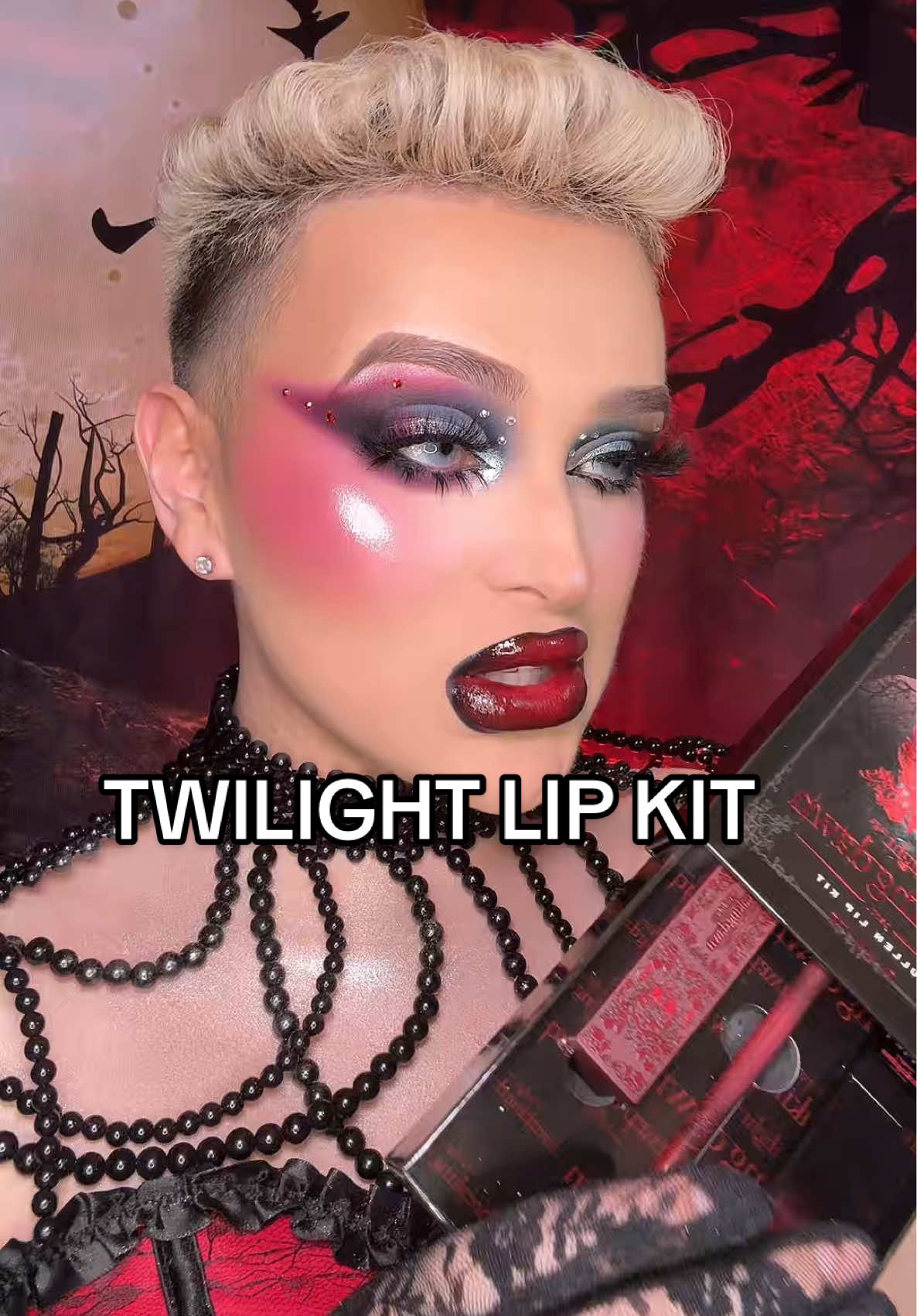 the glamlite x twilight breaking dawn cullen lip kit is STUNNING ❤️😍 it’s giving gothic vampire 🖤 #fyp #makeup #thetwilightsaga #twilight #glamlite 
