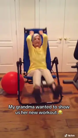 Grandmas work out #fyp #funnyvideos #meme #explore #discover #funny #camera #cameracontrol #top #workoutmotivation #granma #grandma #workoutchallenge #ab #abbs #crunches 