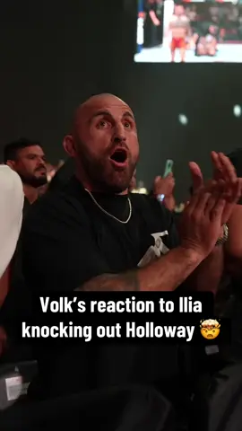 He was stunned 😳 #UFC #mma #ufc314 #AlexanderVolkanovski #IliaTopuria 