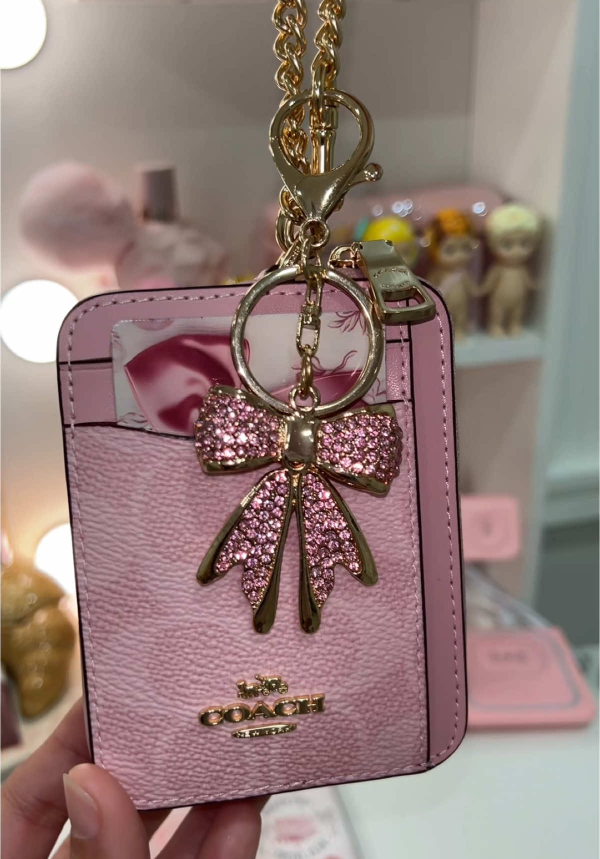 Pinkkkk 🎀💳💕 #coachpowderpinkcollection #powderpink #coachwallet #bow #creditcardsticker #cute #pink #girlythings #bowkeychain 