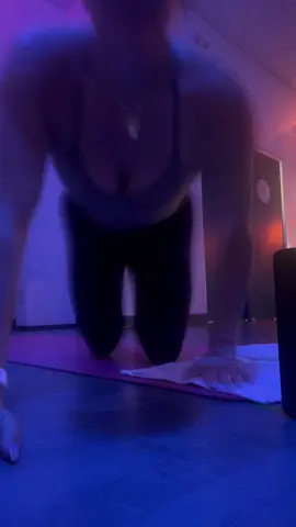 Just over here letting Y6_StJohns save my life!! Feeling so blessed for new surroundings, new opportunities, and the most amazing group of people in my life  #hotyoga #yogasix #fullsensoryexperience #touchit #flipit #bopit #breathe 