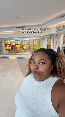 They really said EVERYTHING must go!!✋🏽😭