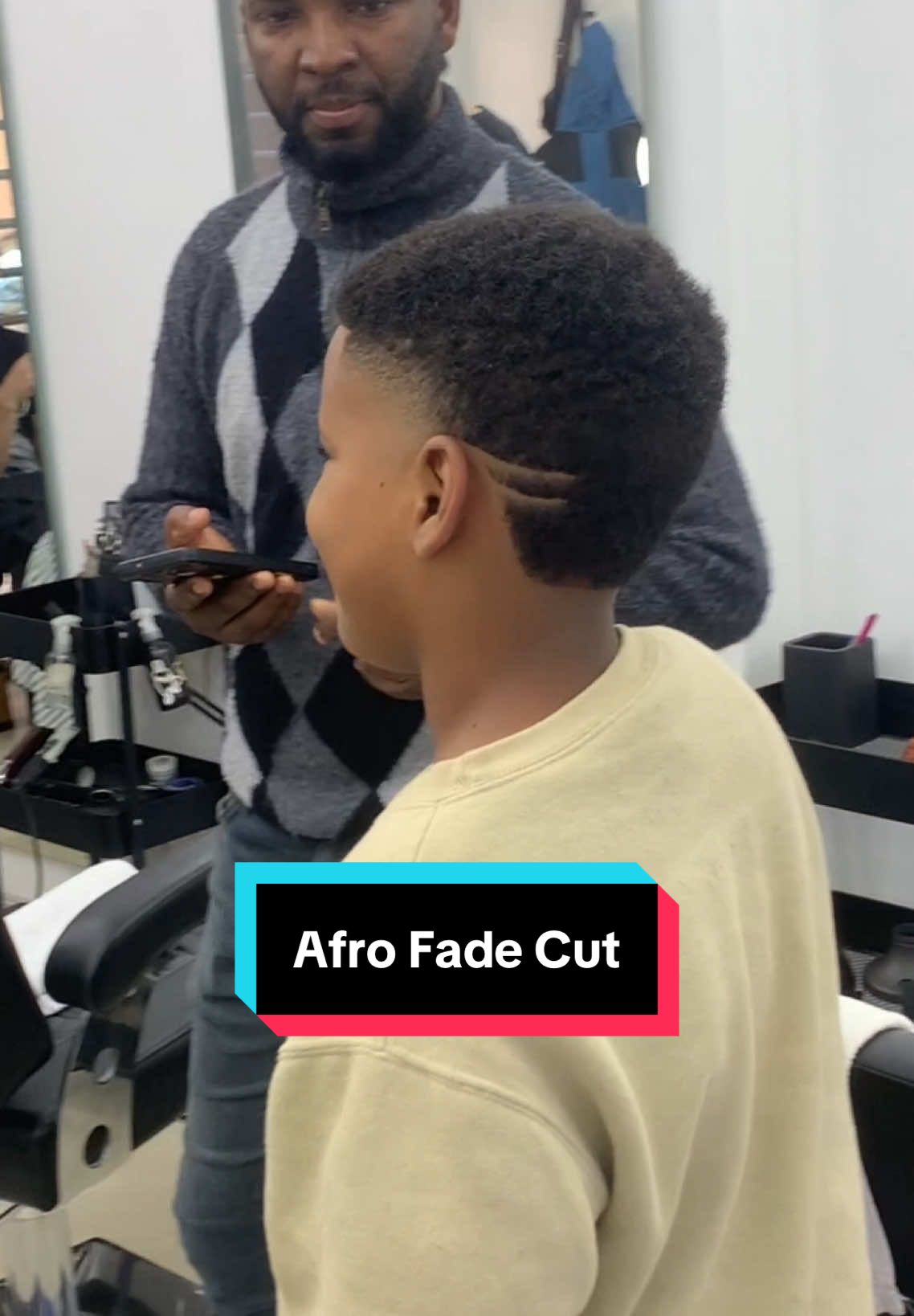Afro Fade Cut #creatorsearchinsights #fade #afro #menshaircut #barber 