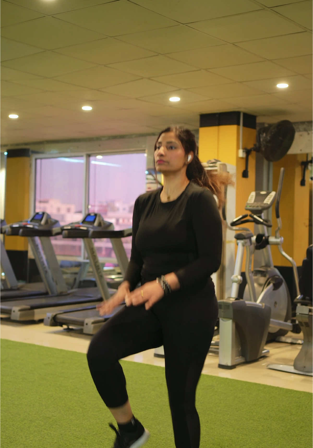 Book your sessions with our female trainers at Next Level Fitness Gym 🔥 . .  aura gym female trainers goals body fitness