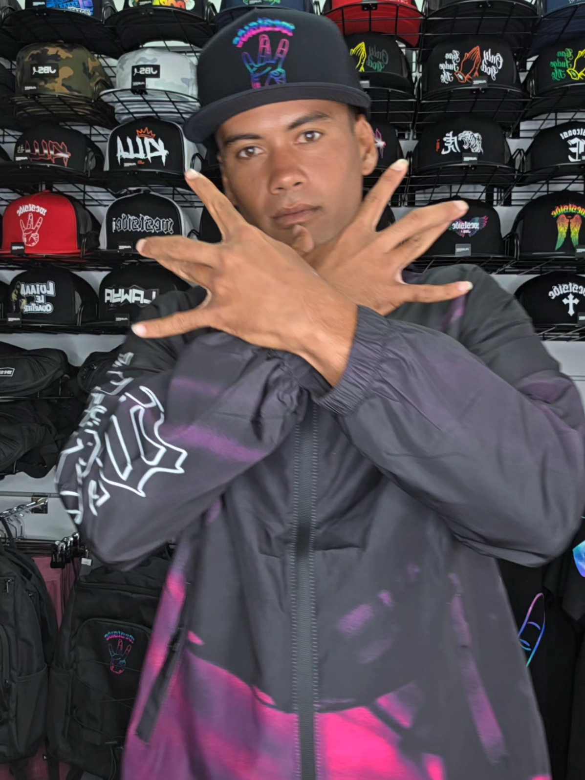 🖖🏾🖖🏾🖖🏾🖖🏾 @LiLJam987 est passé au shop#jbs #streetwear #westside 