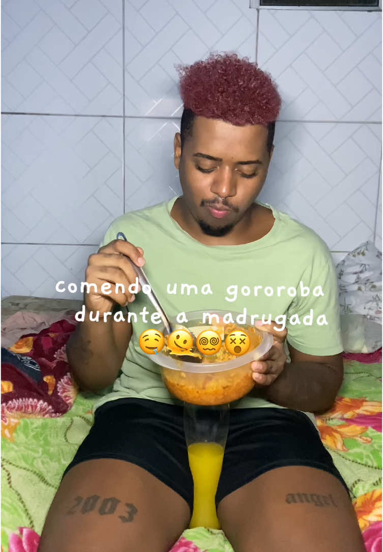 Respondendo a @Magory🍒 comendo uma gororoba durante a madrugada 🤤😵‍💫😵🫠 #Vlog #rotina #mukbang