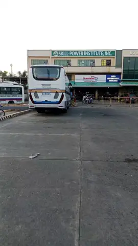 a dami bus sa Cabanatuan terminal 