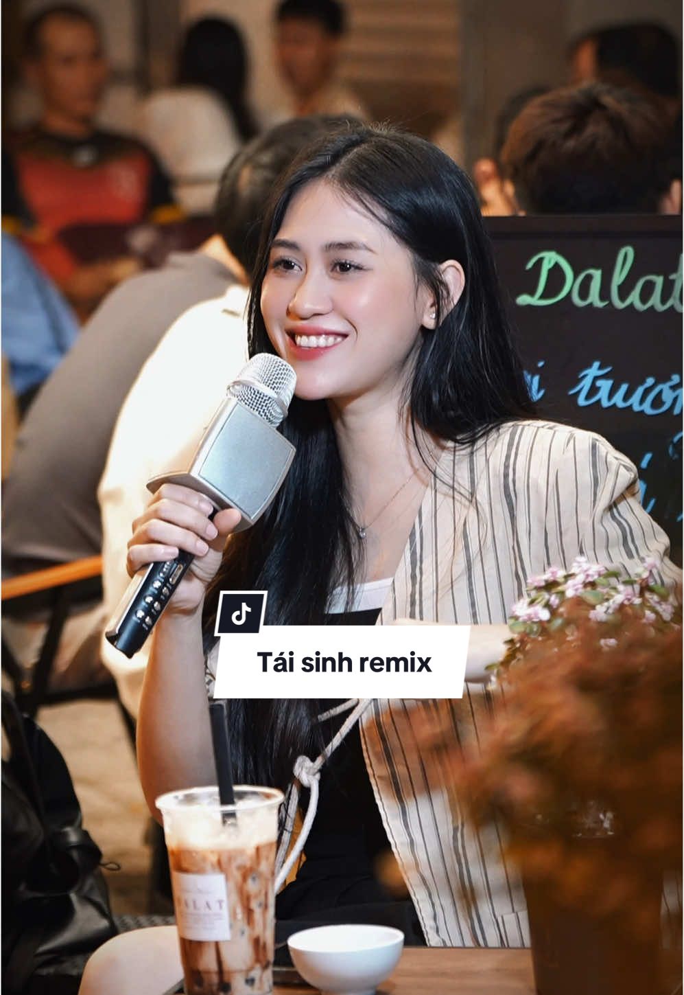 Em ngỡ mình như đang đôi mươi thật 😜  #jeetran #taisinh #dalattea 