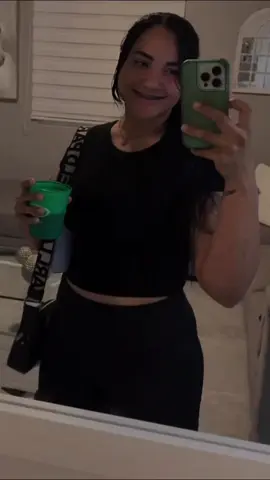 CrossFit time, la curita que le hacía falta a mi corazón aunque aveces me lo descontrola con los ejercicios. JAJAJJA hay que mantenernos si queremos seguir comiendo y grabado recetas ❤️‍🩹🤩🥰