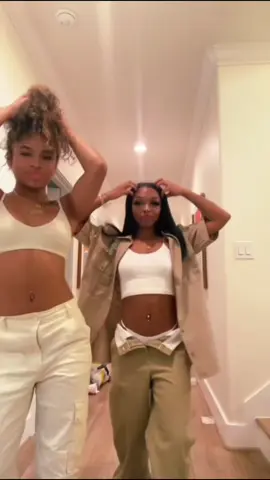 @. #welovezay #welovebenet #parodysong #parody🏷 #nadiajocelyn #nadiaj #parodychallenge #hastagsformyloves 