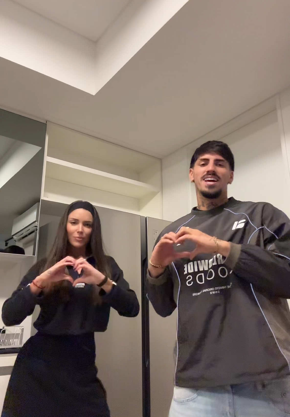 Perdón por repetir tanto esta canción! Pero era la única que se sabía Kevin 😝🤣 