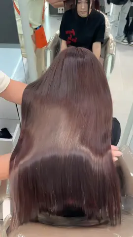 Duỗi hơi nước thuần chay đặc biệt và nhuộm nâu cơ bản.bóng giả man lun