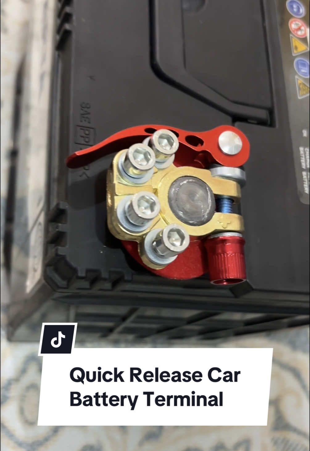 Quick Release Car Battery Terminal Copper and Aluminum Meterial #battery #carbattery #quickreleasebatteryterminal #copperterminal #batteryclamps 