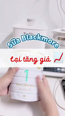 Sữa blackmore mỗi shop bán mỗi giá khác nhau bình quân từ 550-595k/1 lon 900gr, mình hay mua 4 lon 1 lần để đc tặng quà nên dá còn 550 đợt cũ vừa rồi. Đợt này lại tiếp tục tăng 30k/1 lon, uống đc 5-6ngay. Trời quơ tụi ko răng tiêu tiền bố mẹ quá trời giỏi. Có ai dùng hãng sữa này ko mn ? Cảm nhận như nào ạ #andam #andamcungbe #sct #suablackmores #blackmore #uongsua #suacongthuc 