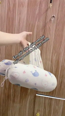 Em gối chặn giúp em bé  ngủ ngon mà k bị giật mình #goichobesosinh #mebimsua #embe #sale 