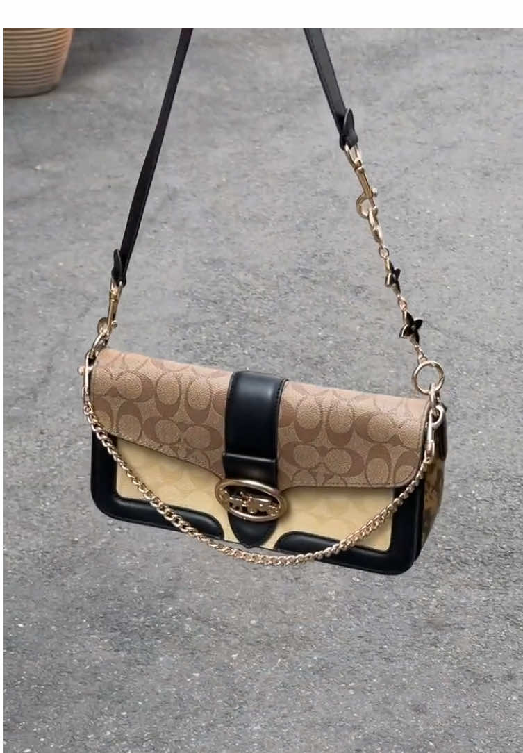 Do you know where can buy original Coach bag?#coach #handbag #shoulderbag #womenbag #brandbag#fyp #fashion 