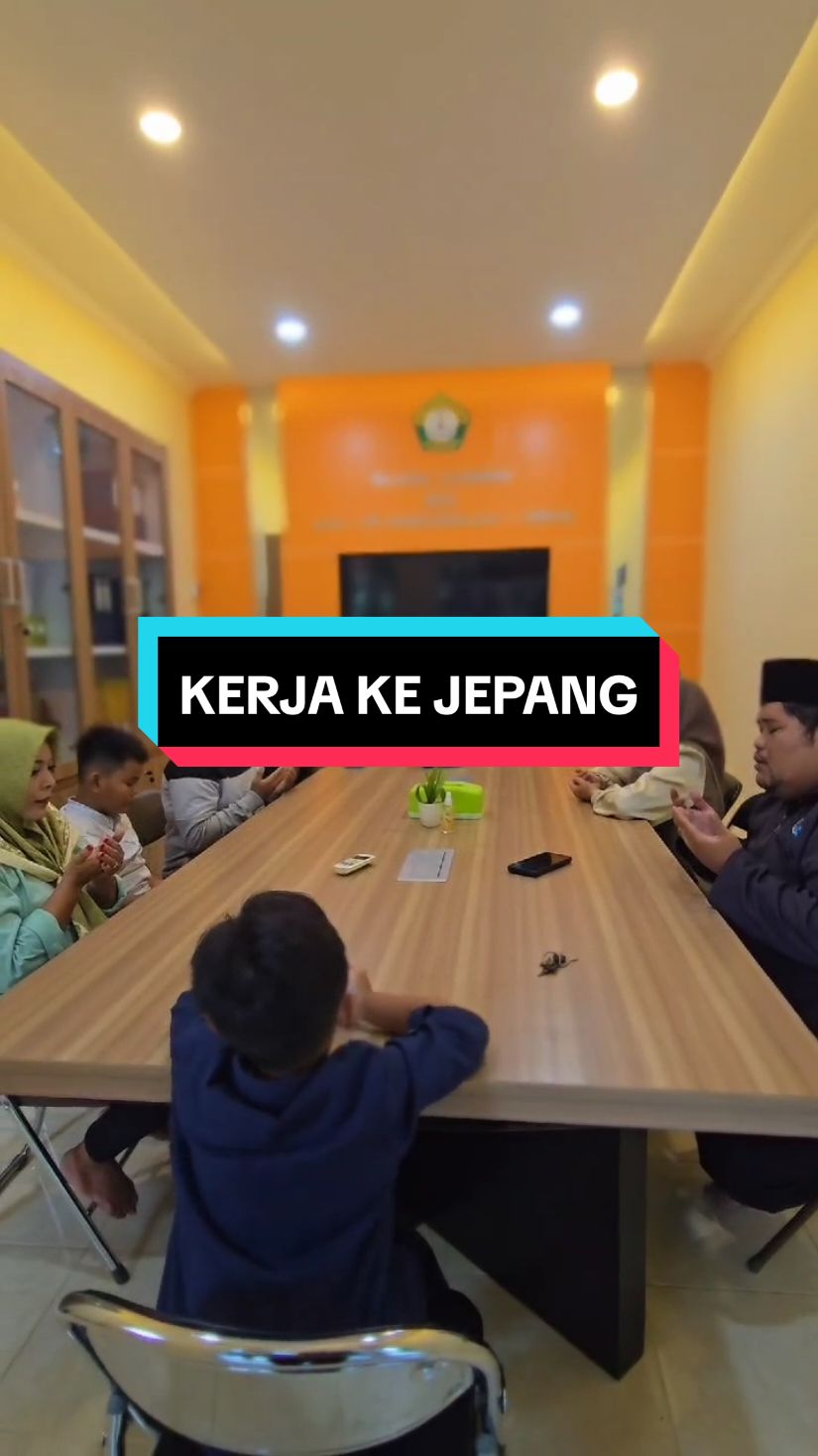 semangat kak alin.semoga sukses kerja di jepang @lpkfujiacademy  #smkbisa  #kerjajepang #jepang #smkypidarussalam1cerme  #smkdarsa1  #smkdarsa1cerme #bkksmkypidarsa1cerme  #smkdarsa1goestojapan