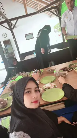 Halalbihalal#CapCut #jjviraltiktok #ikuttrend #sundaanheula #viral2025 #viralvideo #gurutiktok #gurusd #gurumurid #gurumuda #ikutanyangviral 