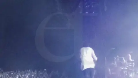 Doubt (Demo) sub. #top #twentyonepilots #fy #concierto #skeletonclique #nuevaveesion #tour #fyp #twenty #blurryface #bf #21 #theclancyworldtour #clancy #doubt #theclancy #blurry @twenty one pilots 