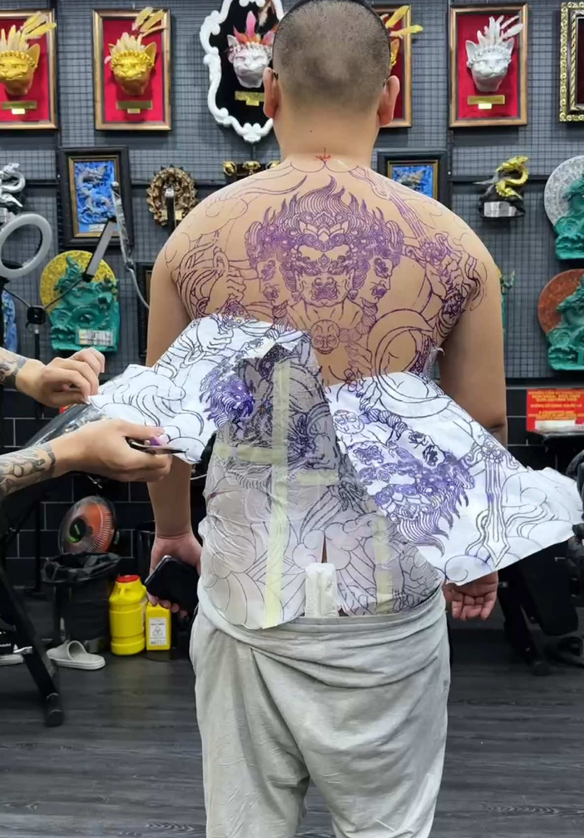 Hình xăm full lưng Atula - ae cùng chờ đón tác phẩm nhé 😍😍 #TheGioiTattoo #nhatco 