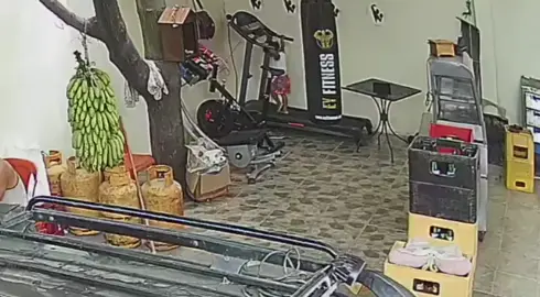 No volvimos a dejar conectada la caminadora 🤣🥺 #videoviral #sobrina #caminadora #ecuador #foryoupage 