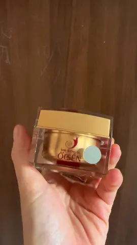 Kem Dưỡng Ốc Sên Ban Ngày và Ban Đêm Thorakao 30g Kem dưỡng da ốc sên Thorakao 30g ban đêm - Thorakao kết hợp các hoạt chất trắng da và dưỡng chất giữ ẩm giúp cho làm da trắng sáng, mịn màng tươi trẻ. Bạn sẽ cảm nhận được sự trắng sáng và mịn màng sau một thời gian sử dụng * Giúp da sáng tự nhiên * Dưỡng ẩm tối ưu * Phục hồi làn da * Làm chậm lão hóa, cho da luôn tươi trẻ #kemocsenthorakao #tritannhang #lamdep #xuhuongtiktok 