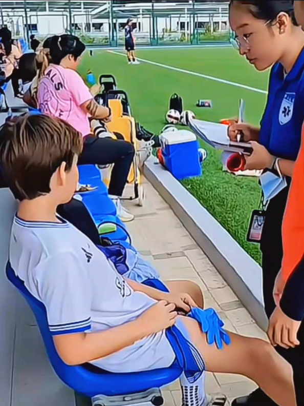 🥰😳🥰 #cute #football #massage #foryou 