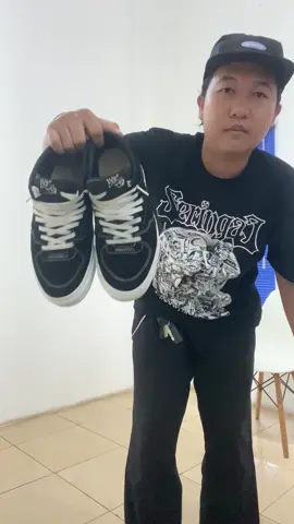 My utpit tudey part748283 . . . #vans#vanshalfcab#seringai #programpartyseringai#rockindonesia#fyp #beranda #fyppppppppppppppppppppppp #masukberanda #masukberandafyp #OOTD#bajuband#dresswell#hitammerch 