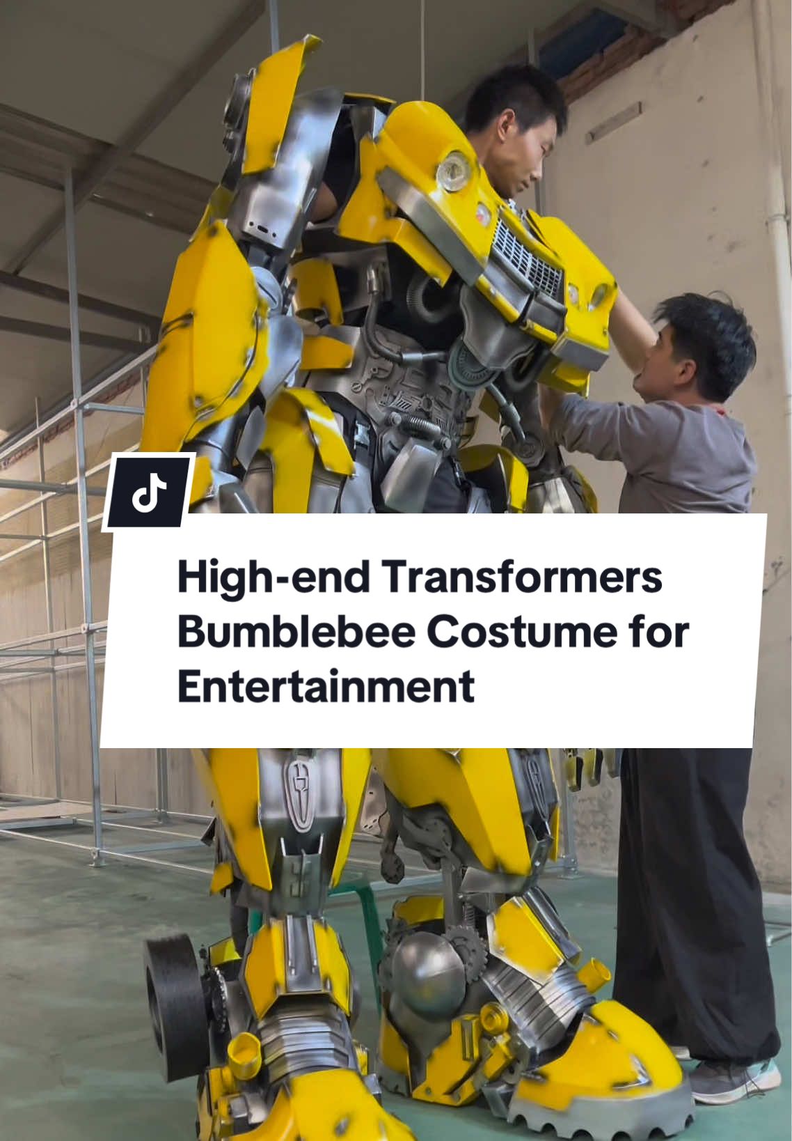 The quality is the first. #cosplay #transformers #bumblebee #transformerscosplay #bumblebeecostume #suitup #halloweencostume #autobots #stilts #movieprops #superqueencostumes #fyp 
