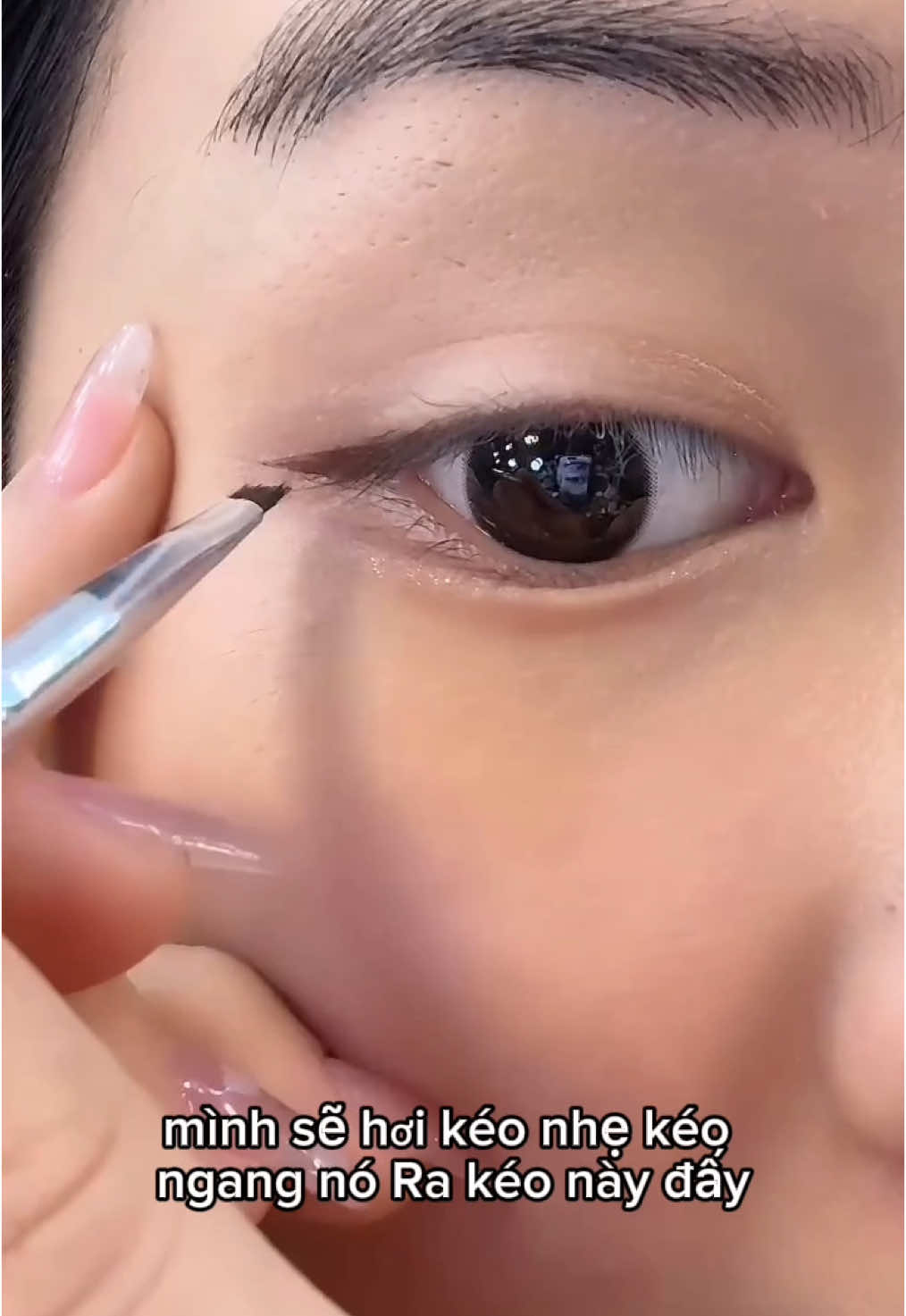 Ai cũng biết kẻ eyeline sau khi xem clip này #makeupcanhan #lamaisonmakeup 