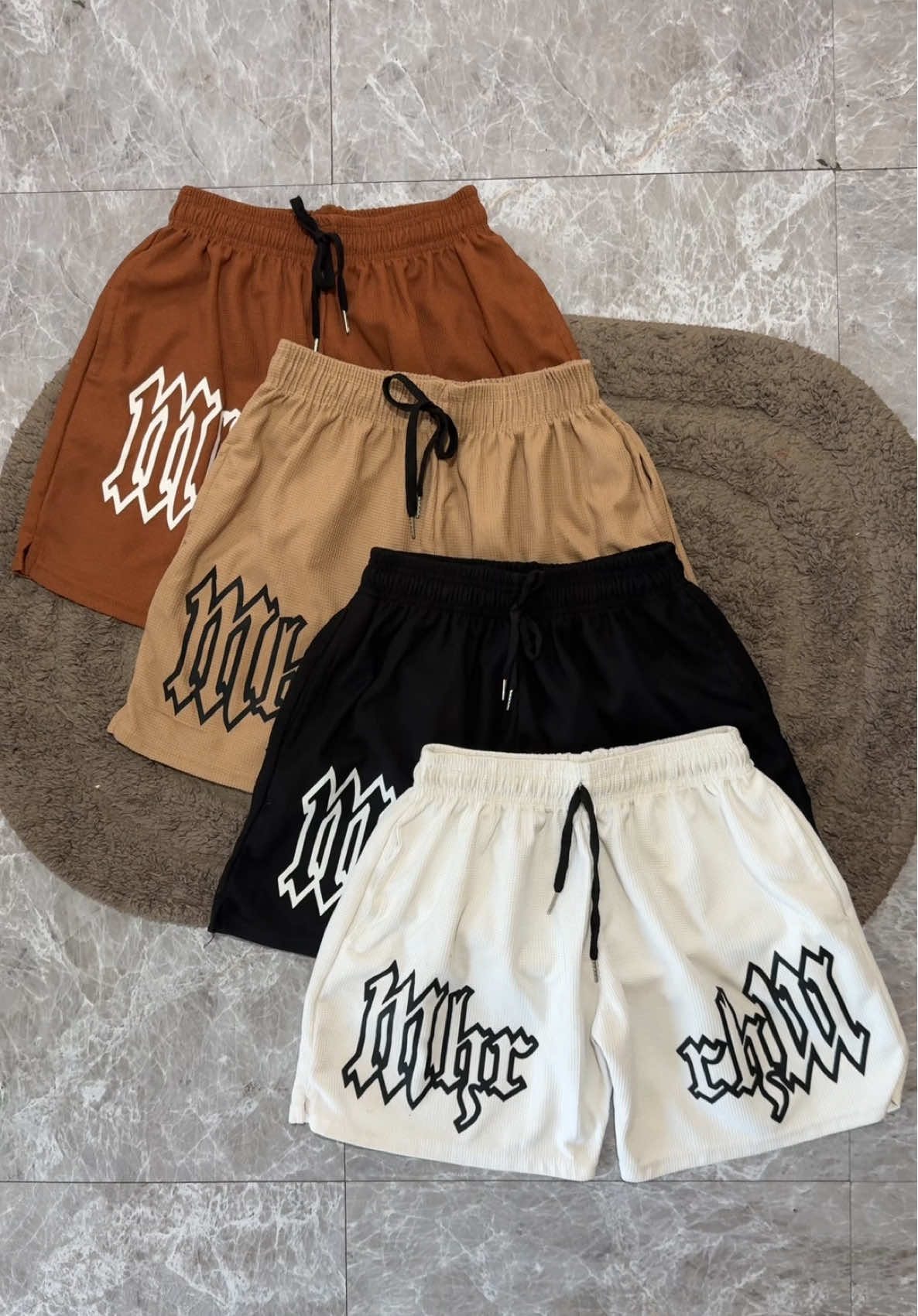 Solid pang porma tong shorts na to #mhr #shorts #printed #waffleshorts #unisex #fyp #trending #fashion 