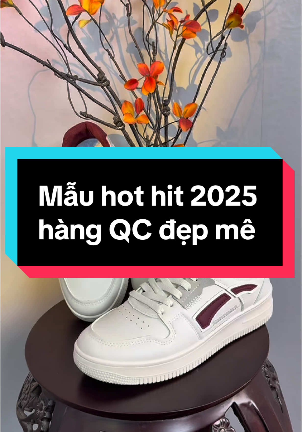 Em này đang làm mưa làm gió được anh em săn lùng đúng không nào??? 🤔☺️#giaynam #giaythethao #giaynamdep #giaysneaker #maumoi2025 #viraltiktok #xuhuong #DCMEN 