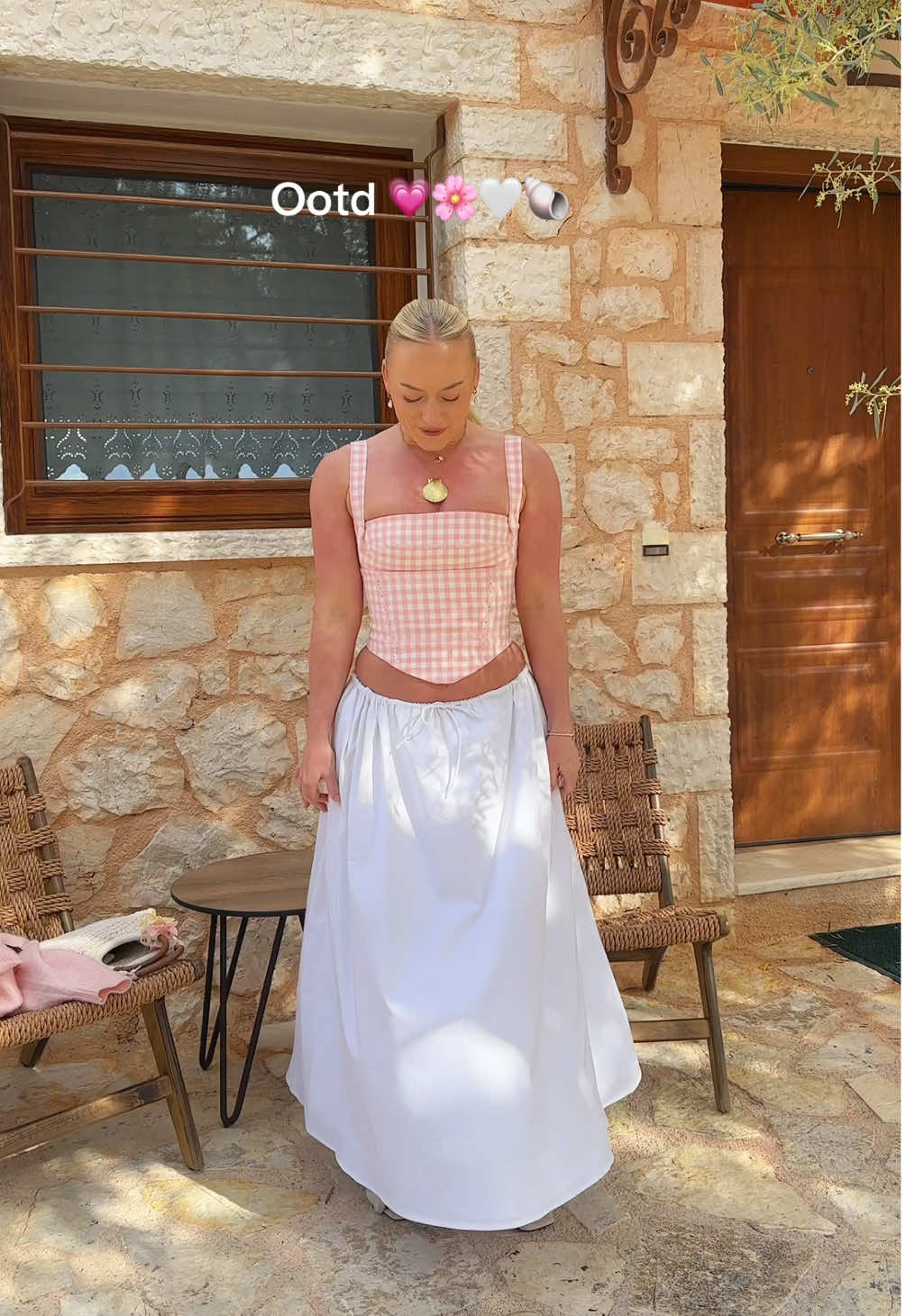 The perfect outfit for walking through the towns 😍 Jewellery from @Vela d’Or and @Atolea | Waterproof Jewelry 💗