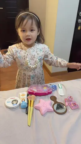 Siapa ni yang anaknya lagi seneng dandan? 😍🤣